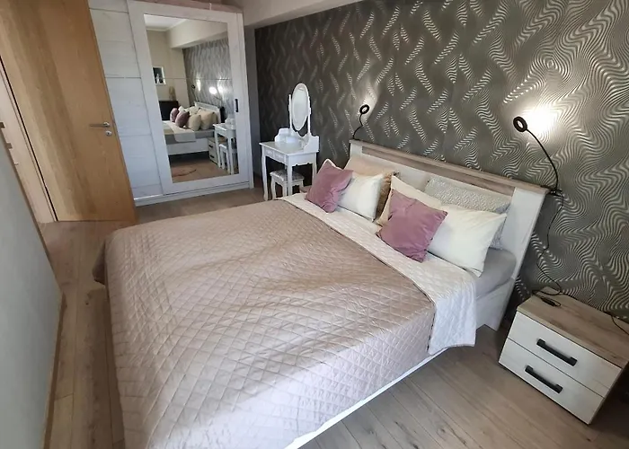 Riella Home
