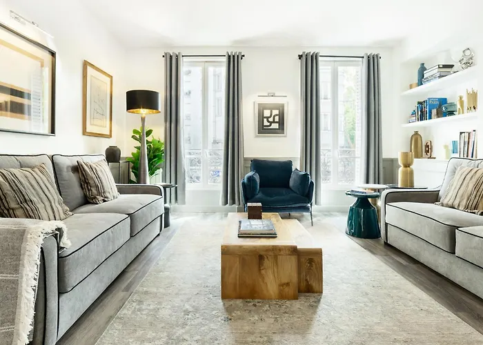 Livinparis - Luxury 4 Bedrooms Montmartre I With Ac & Luxury 3 Bedrooms Montmartre I With Fans