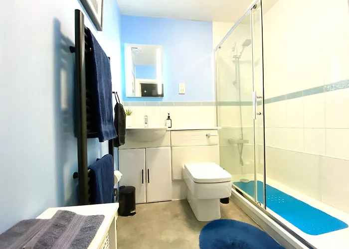 Bard'S Nest, Crucible Apartment, Free Private Parking, 3 Mins Walk To Birthplace