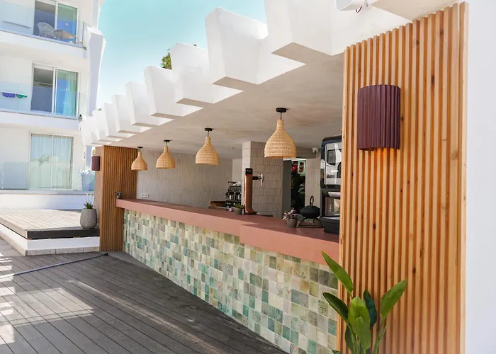 Suites Roc Portonova - Newly Renovated 2026