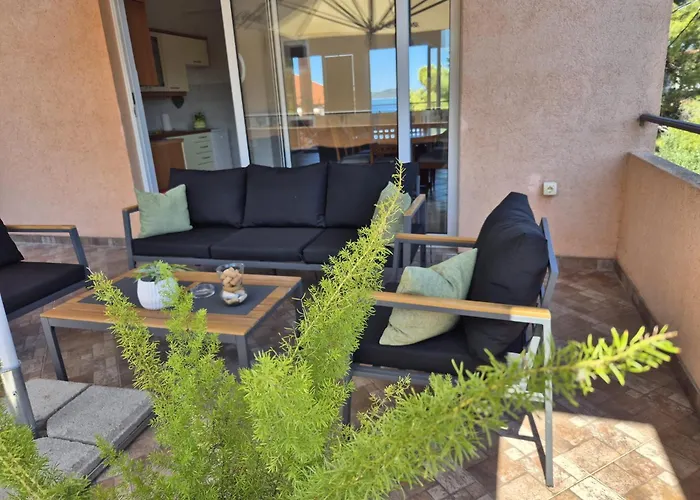Apartman Nomi