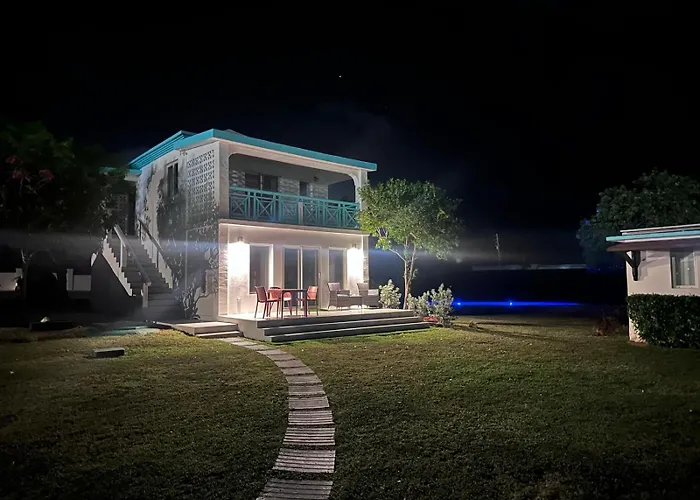 Coralito Bay Suites & Villas