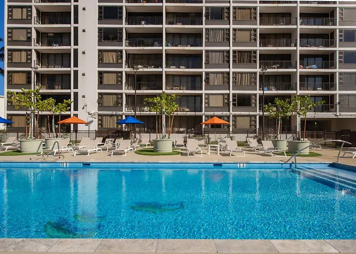 17Fl Fully Renovated, 5 Mins To Beach With Parking