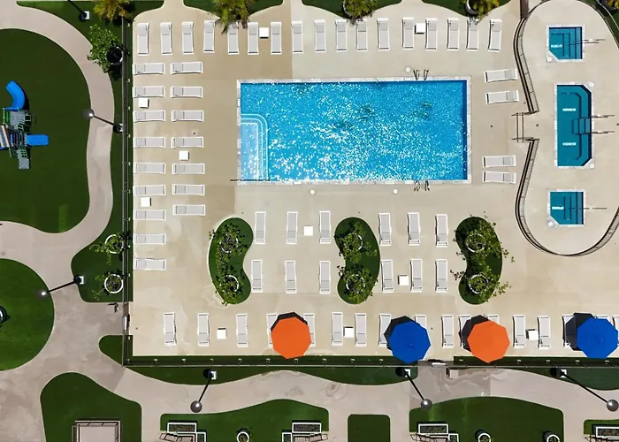 Breezy Condo With Private Lanai, Pool, & Beach Access