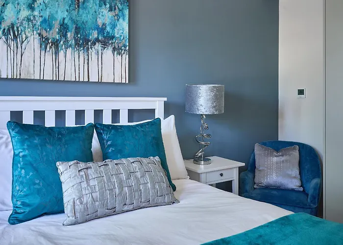 Ritual Stays: Stylish City Centre Flat with Workspace