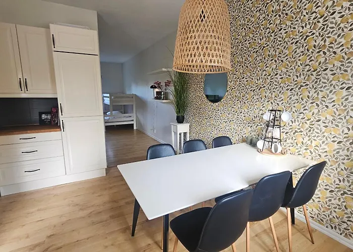 Newly Renovated Apartment 2026 Near Beaches