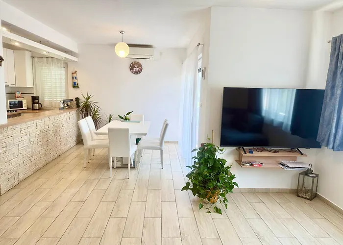 Apartments Nina