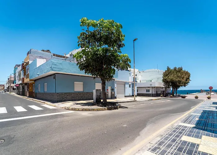 Mara 2 Playa del Burrero junto al mar, wifi gratis