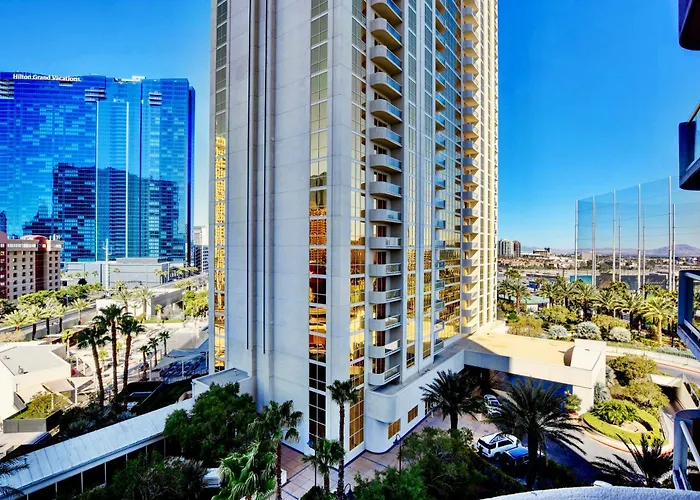 No Resort Fee - Balcony Strip Views, Pools & Parking