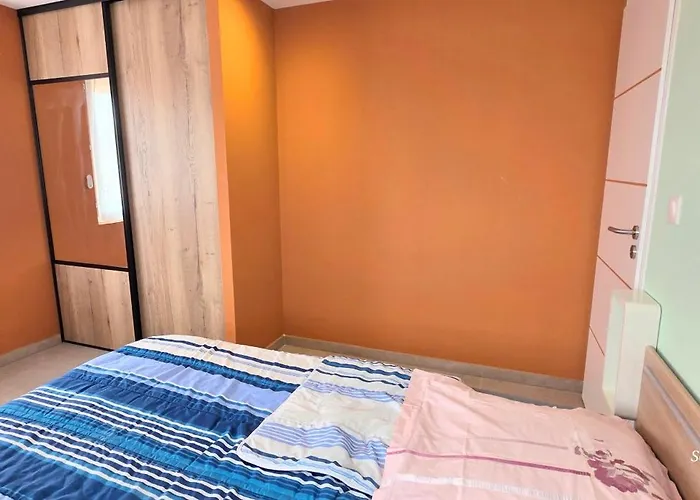 LE BARCARES Logement Marenda climatisé avec terrasse, plage à pied, place de parking - 4 personnes