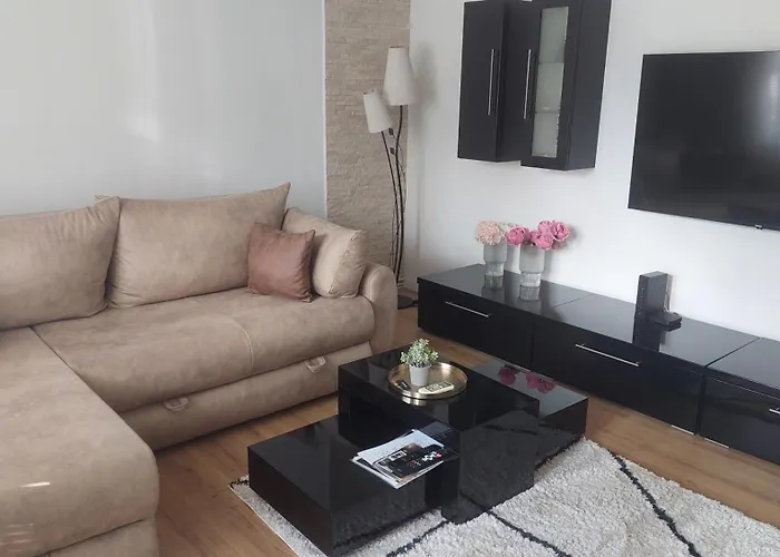 The Skver-Elegant City Apartmant