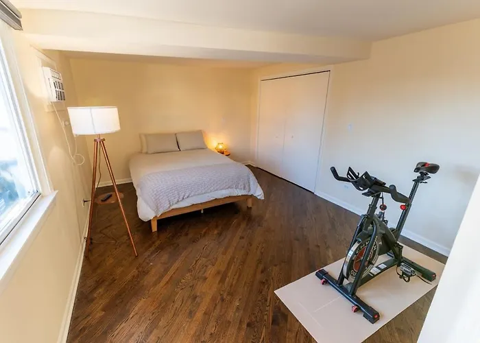 Bucktown Private Condo