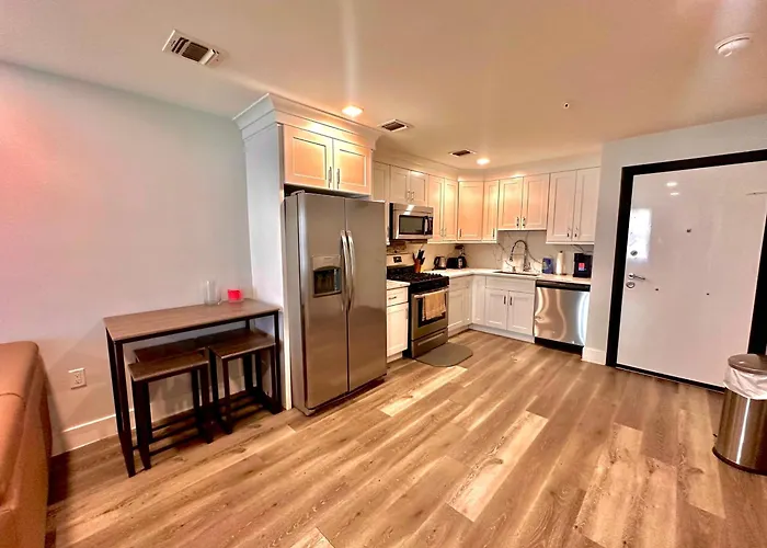 The Chic Suite - 1Br With Luxe Amenities