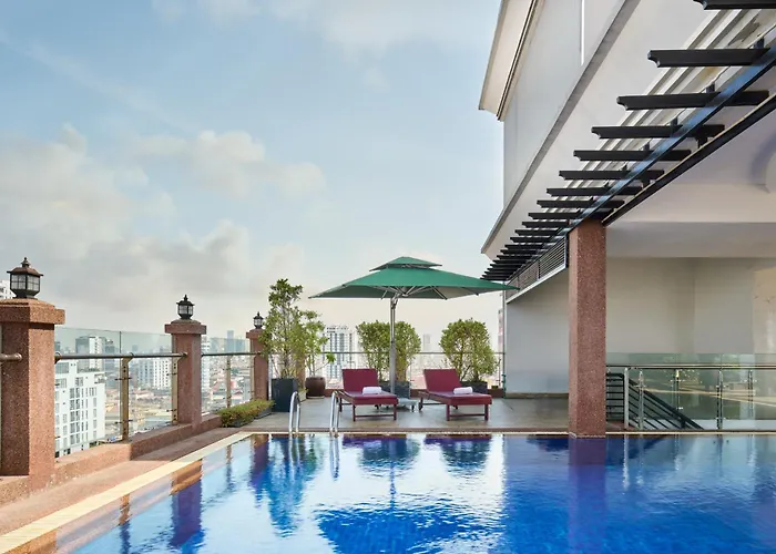 Queen Mansion Hotel & Stays