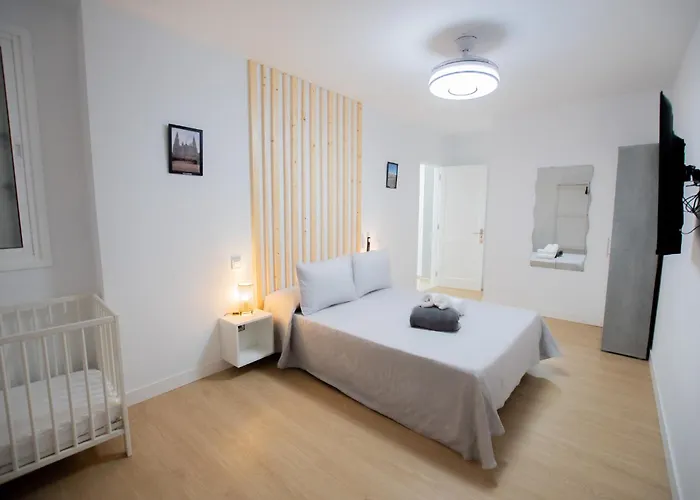 AR Home - Apartamento de 3 dormitorios con ascensor en Las Huesas, Telde