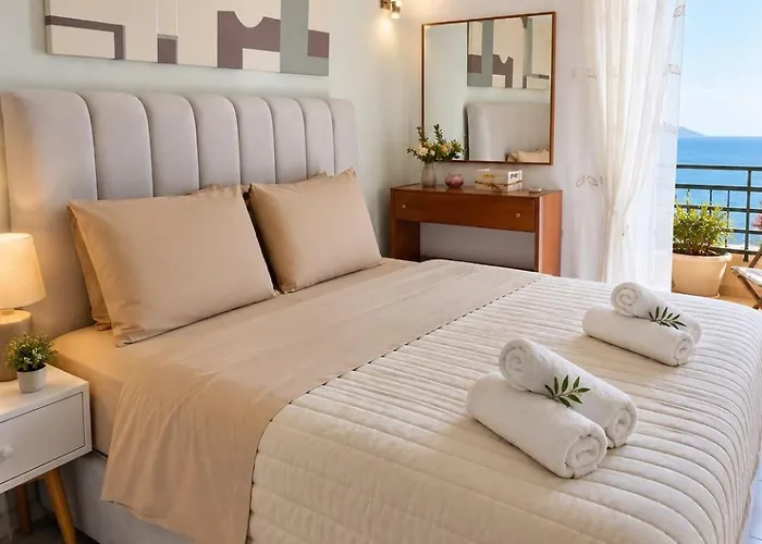 Glyfada Beach Two Floors Apartment 2-3 People