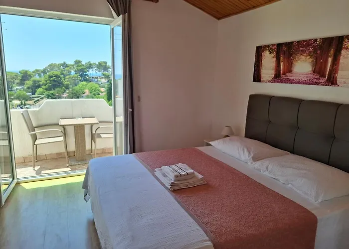 Apartments & Rooms Mila