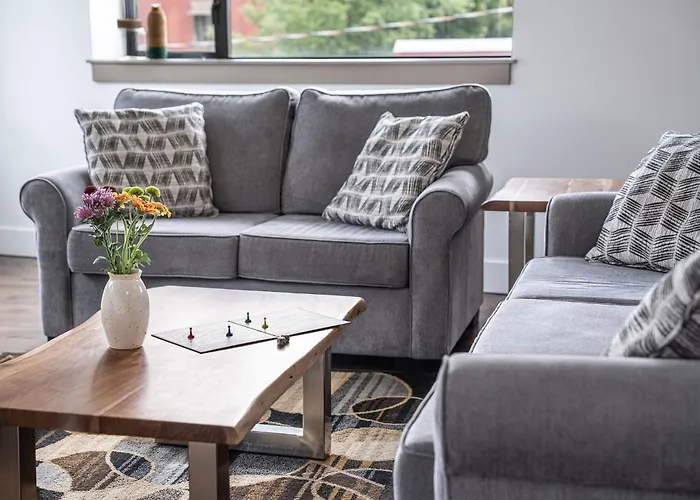 Selkirk Snug By Revelstoke Vacations