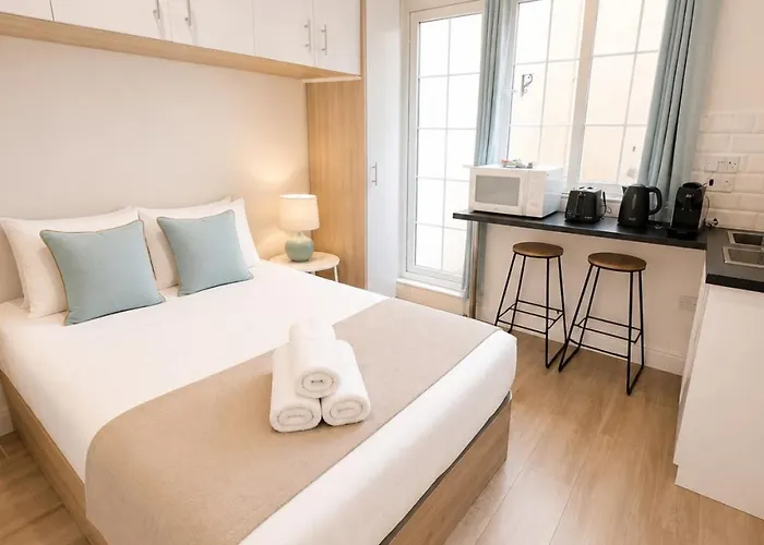 Grand Central House - Classic Studio - Gibraltarstay Apartments