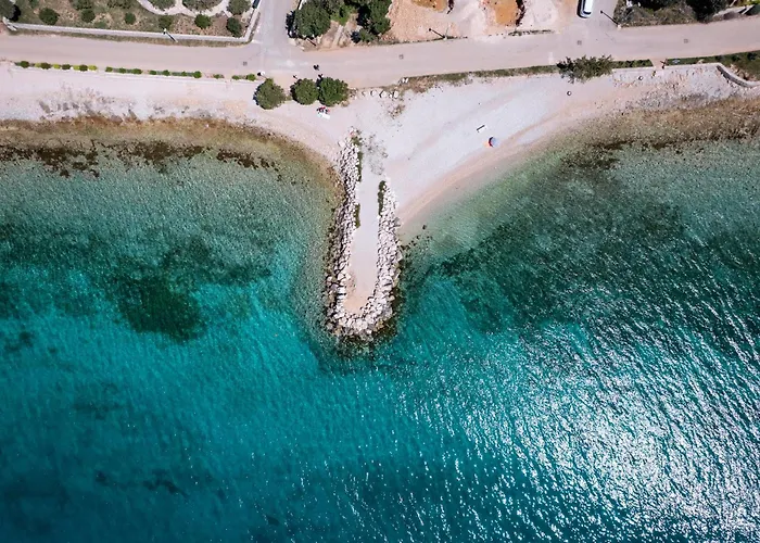 Lili Rose Mandre - Sea View & Beach 70M, Family Apartments