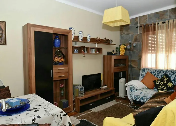 Comfortable Apartment With Lake View In Vila Real - 75M²