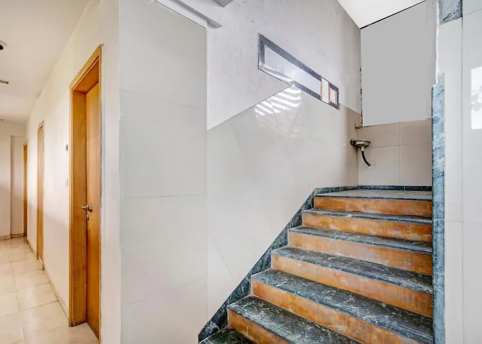 Hotel O Delight Inn Near Andheri Railway Station