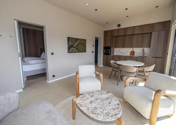 North Mountain View Suites