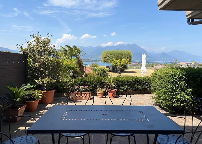Flowers & Garden Apartment Con Vista Lago