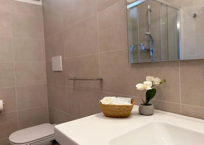 Flowers & Garden Apartment Con Vista Lago