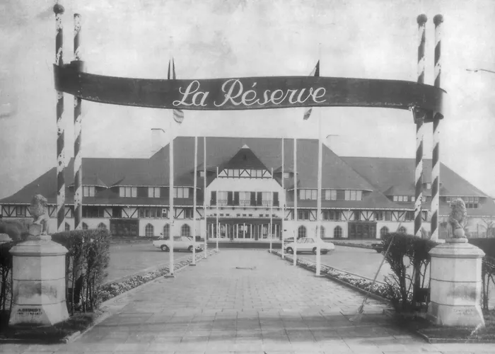  La Reserve Resort