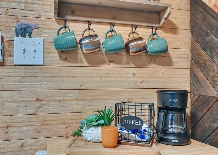 Tiny Home W/ Hot Tub & Mini Highland Cows!