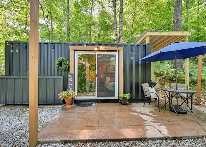 Tiny Home W/ Hot Tub & Mini Highland Cows!