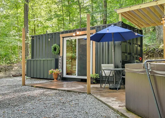 Tiny Home W/ Hot Tub & Mini Highland Cows!