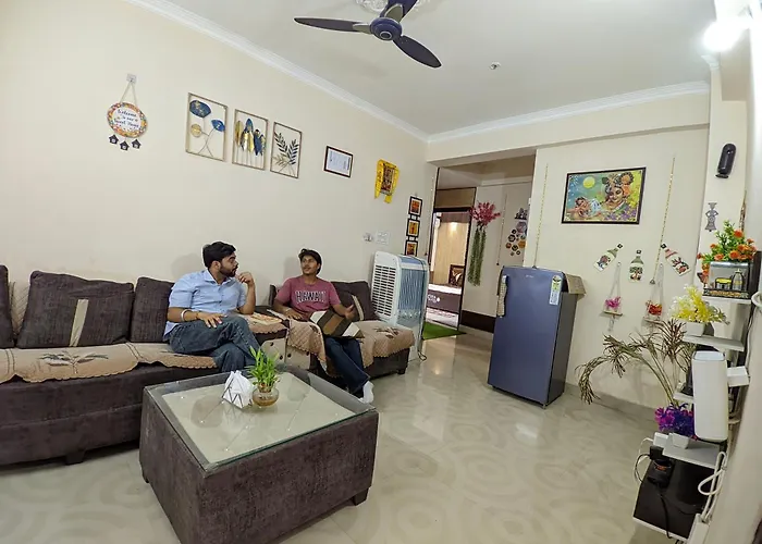 Vrindavan Divine Nest Near Prem Mandir And Iskcon -2Bhk Apartment #Lift #Acrooms #Wifi #Family #Couple #Freeparking #Park #2Rooms 2-6 People