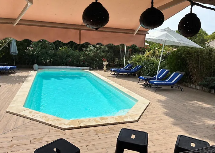 Gites - Mas Saint-Louis - Piscine Chauffee