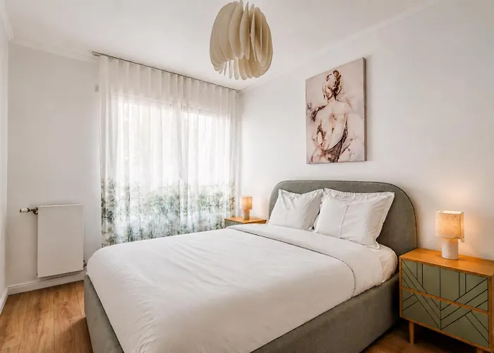 Paris - 5 Min Walk To Metro - Sleeps 6