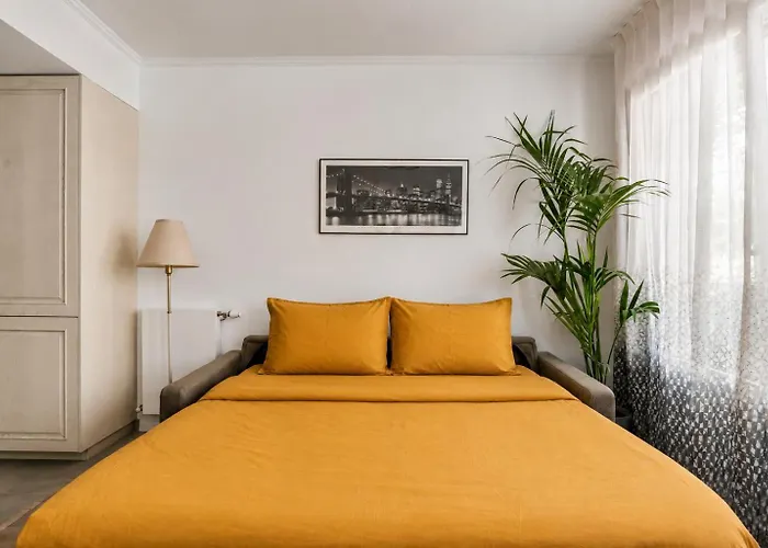 Paris - 5 Min Walk To Metro - Sleeps 6