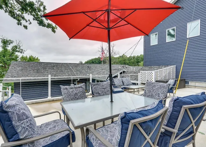 Kayaks, Boat Slip, Game Room, Calm Cove, Great Loc