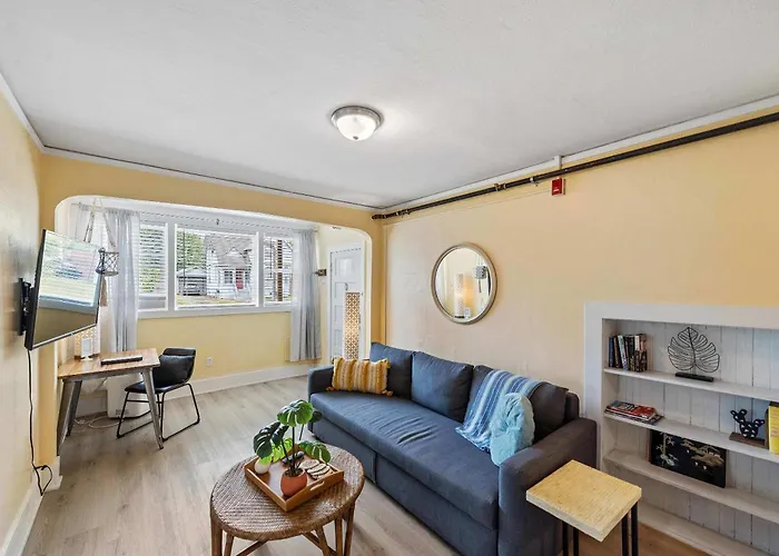 #Stayinmydistrict Heritage House Apt