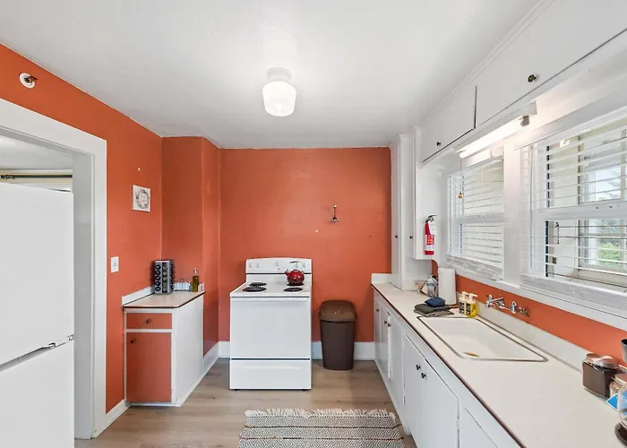 #Stayinmydistrict Heritage House Apt