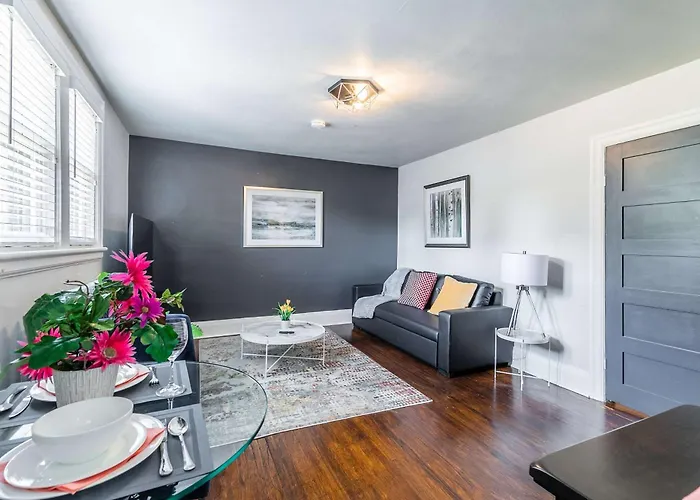 Stylish 1Br Apartment - Heart Of James South Hamilton