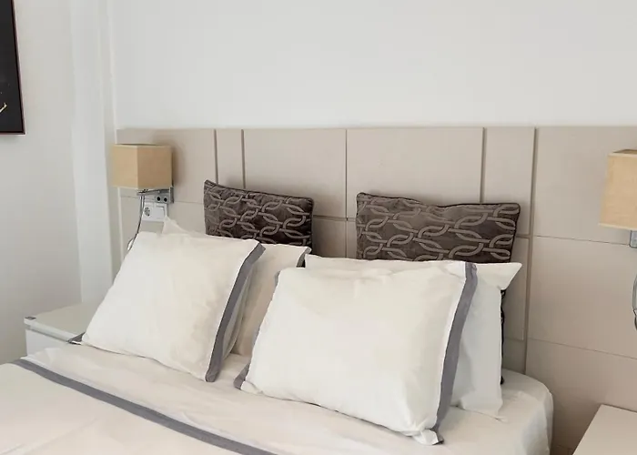 Quarto Com Casa De Banho Privativo