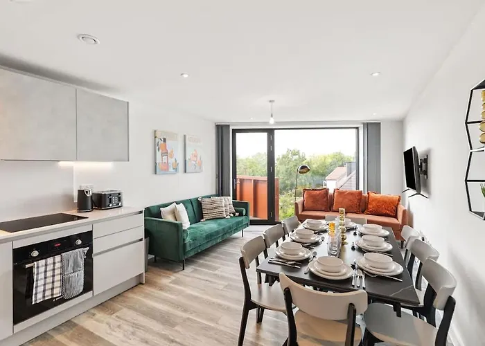Luxuary 2Br Apt Sleeps 9, Wembley And Park Views