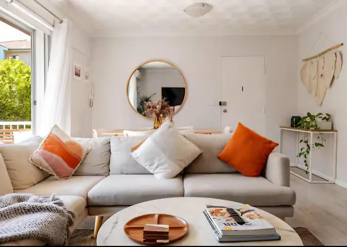 Lovley Sunlit Apartment Walking Distance To Cronulla Mall And Cronulla Beach