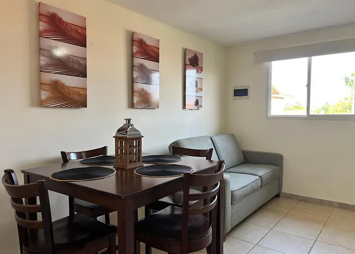 Hacienda Apartments Near The Beach