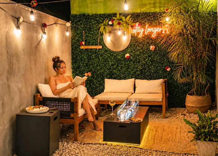 Spacious 1 Bedroom Unit With A Fire Pit In The Private Backyard