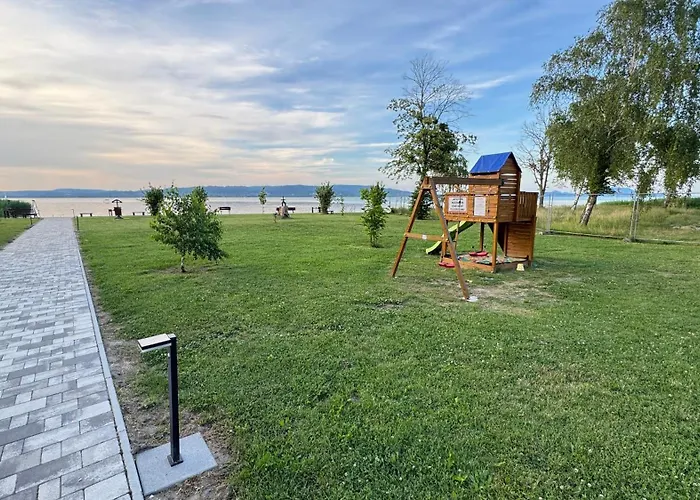 Pici Pihi Apartman Balatonbereny