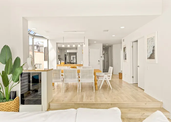 Ocean Front - 4 Bedroom Manhattan Beach Penthouse
