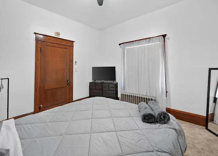 Charming 2-Bedroom, 1-Bath Getaway