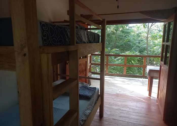 Roatan Onat Hostel 1
